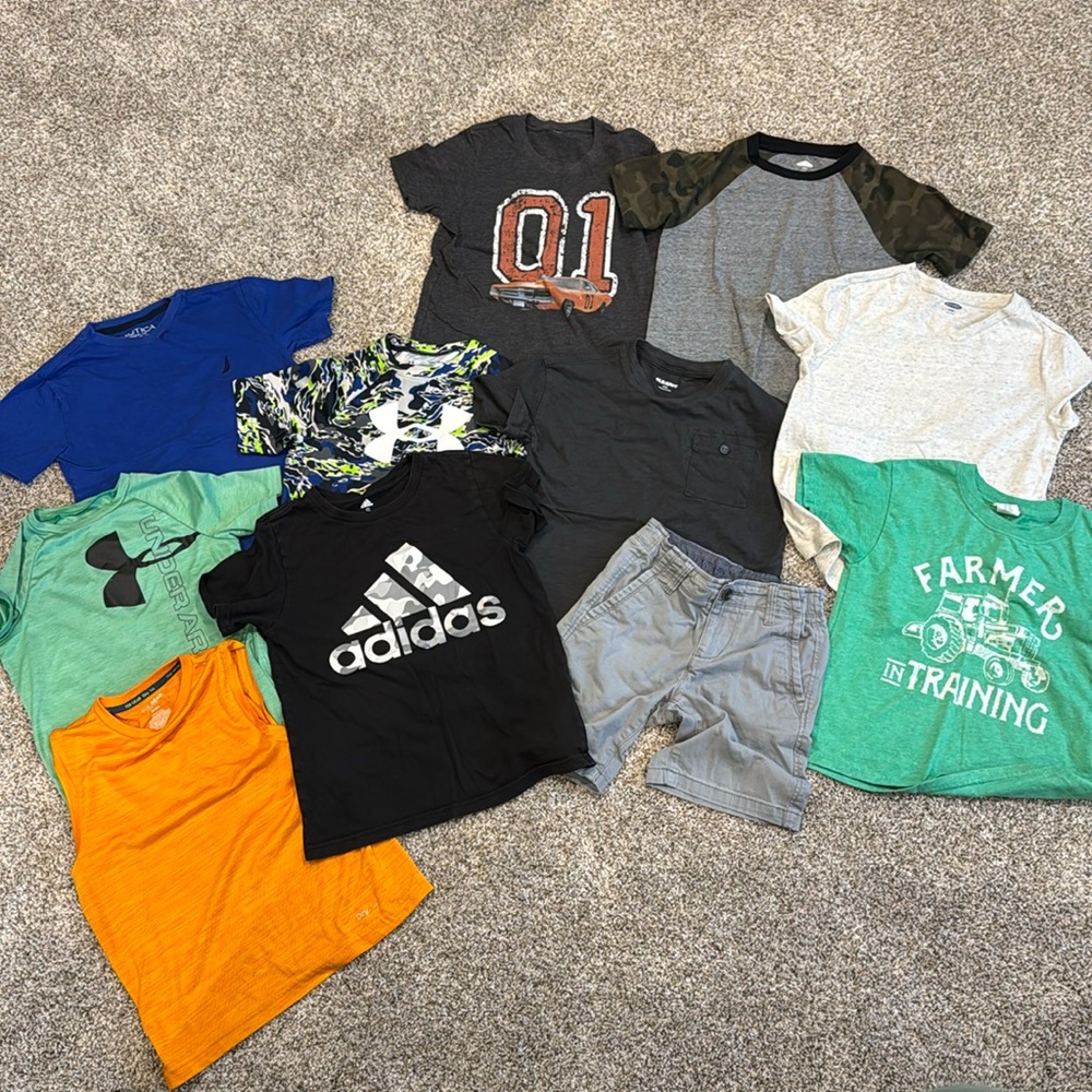 Large lot of nice clothing!!